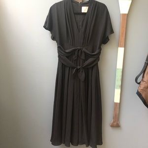 Gal Meets Glam Black Midi Dress